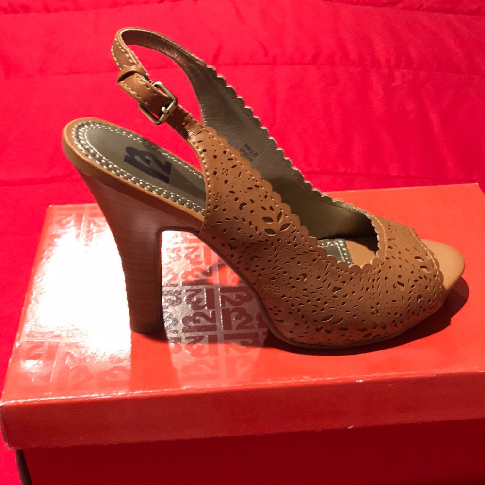 New R2 women shoe